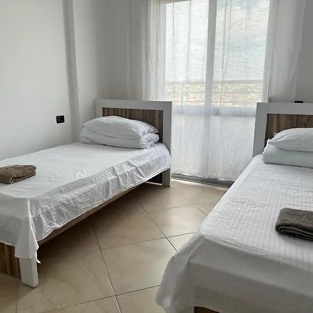 Durres Beach Room منزل للإقامة